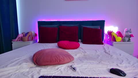 moniquebliss online show from April 12, 10:40 am