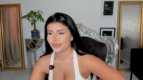 Snapshot of moniqueeass chatting on September 26, 2:04 pm Alessia online show from September 26, 2:04 pm