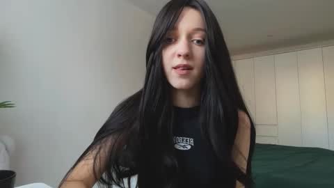 Snapshot of monnymoon chatting on October 4, 8:42 am monnymoon online show from October 4, 8:42 am