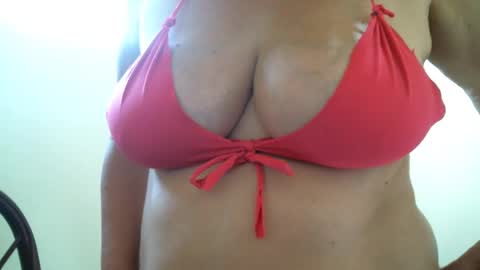 Snapshot of monserratsweet6 chatting on October 24, 9:11 pm monserratsweet6 online show from October 24, 9:11 pm