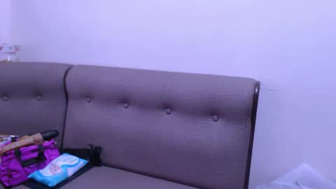 Snapshot of montserrat123 chatting on October 9, 8:51 am Monse online show from October 9, 8:51 am