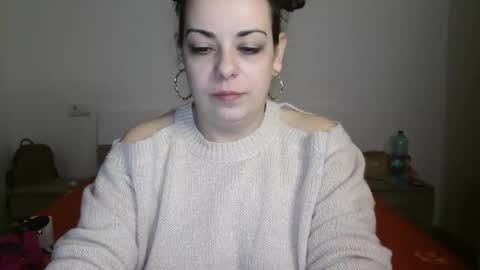 Monse online show from February 9, 5:33 pm