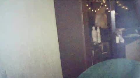 moodiemira online show from March 14, 5:14 pm