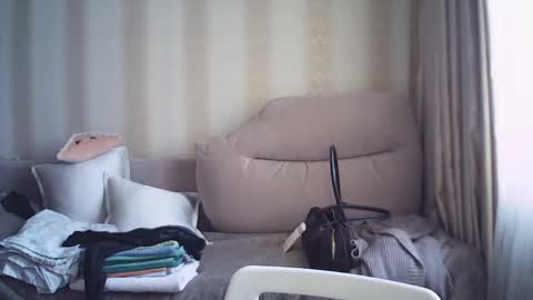 moodiemira online show from March 11, 1:47 pm