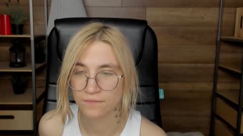 Katrin online show from December 28, 5:14 pm