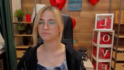 Katrin online show from March 8, 9:08 pm