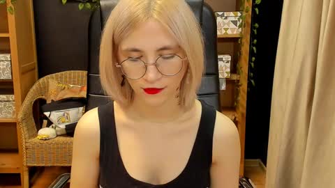 Katrin online show from December 5, 9:06 pm