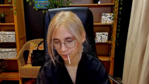 Katrin online show from December 7, 4:47 pm