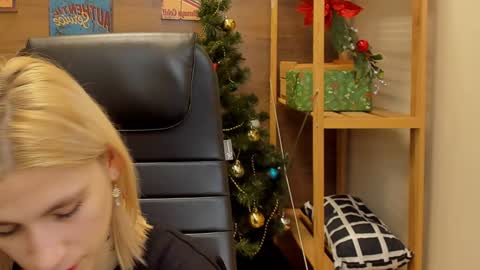 Katrin online show from December 24, 9:11 pm