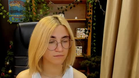 Katrin online show from December 30, 4:18 pm