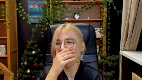 Katrin online show from December 18, 9:08 pm