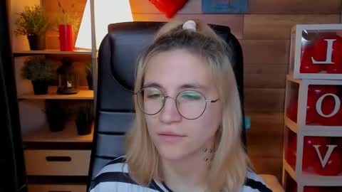 Katrin online show from March 1, 9:04 pm