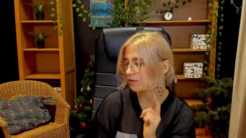 Katrin online show from December 10, 3:01 pm
