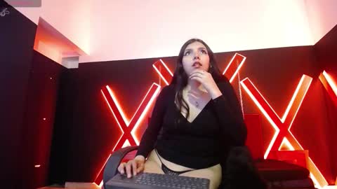 Moon  online show from October 17, 7:50 pm