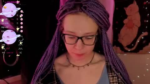 Snapshot of moon__girl chatting on October 16, 7:05 pm Roxy online show from October 16, 7:05 pm