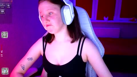 Lola online show from February 25, 3:54 pm