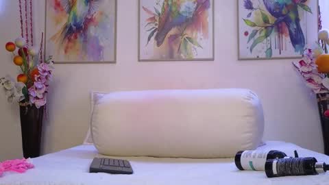 Moon online show from November 21, 8:11 pm