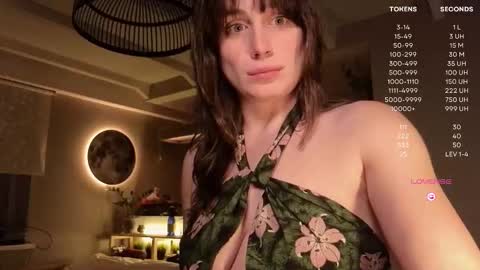 Luna  online show from October 15, 4:09 pm