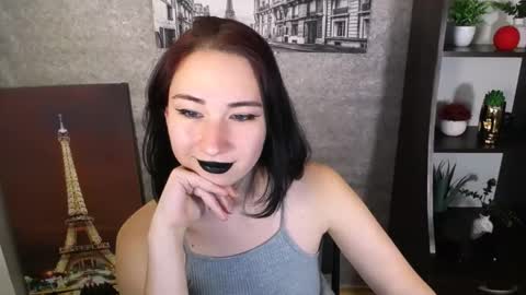 Snapshot of moon_foxy_ chatting on October 24, 12:39 am Diana online show from October 24, 12:39 am