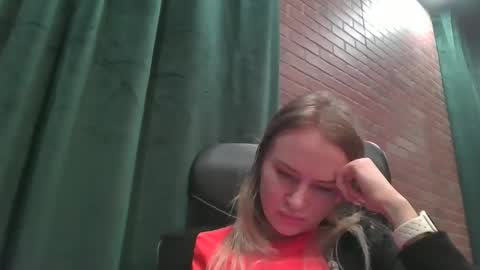 moon_light_girl online show from March 5, 6:12 pm