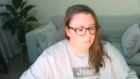 Moon Petal online show from October 21, 6:01 pm