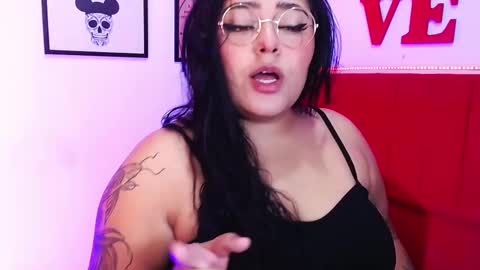 Snapshot of moon_sunflowers chatting on March 4, 2:49 am moon_sunflowers online show from March 4, 2:49 am