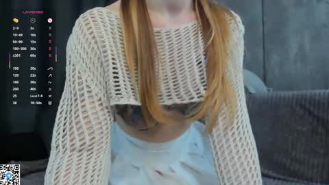 Snapshot of mooncutie_girl chatting on September 18, 2:37 pm Sophia online show from September 18, 2:37 pm