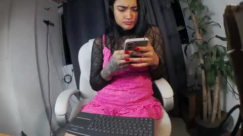 moonie_baddie31 online show from January 5, 11:41 pm