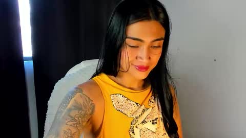 moonie_baddie31 online show from October 27, 8:58 pm