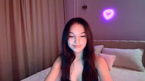 Mia online show from November 26, 12:28 pm