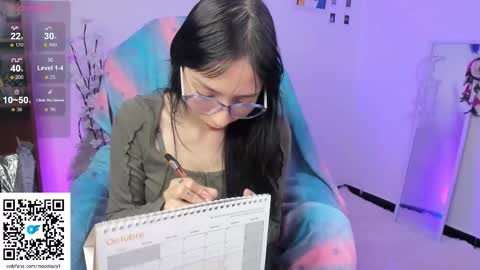 MOON  online show from October 2, 1:32 am