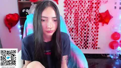 Snapshot of moonlady_ chatting on February 14, 2:39 am MOON online show from February 14, 2:39 am