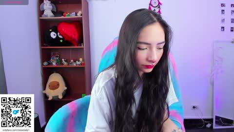 Snapshot of moonlady_ chatting on January 31, 8:22 pm MOON online show from January 31, 8:22 pm