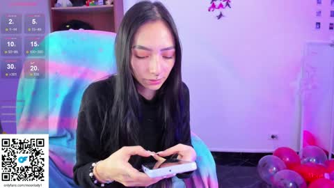 Snapshot of moonlady_ chatting on February 4, 12:08 am MOON online show from February 4, 12:08 am