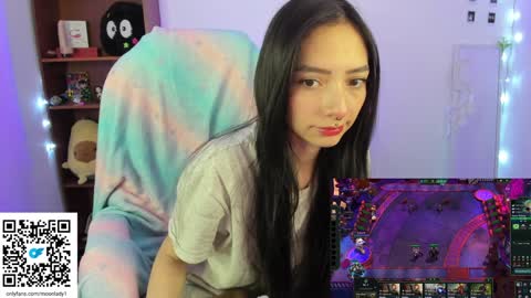 Snapshot of moonlady_ chatting on January 17, 11:07 pm MOON online show from January 17, 11:07 pm