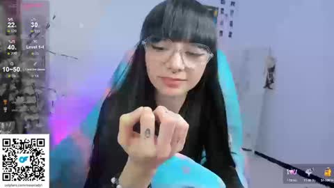 Snapshot of moonlady_ chatting on September 12, 2:45 am MOON online show from September 12, 2:45 am