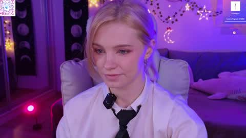 Mia   online show from April 4, 7:13 pm