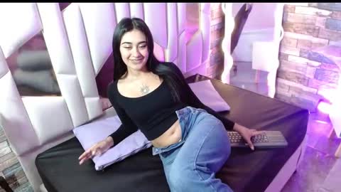 Moon  online show from October 23, 8:04 pm