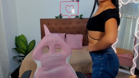 Snapshot of moonshine_tay chatting on December 9, 11:58 am Moon online show from December 9, 11:58 am