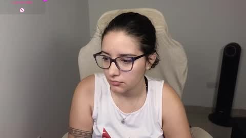 Moon Woman online show from November 17, 3:07 am