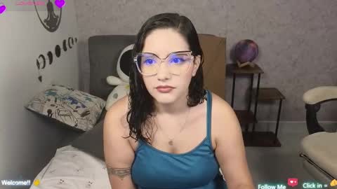 Snapshot of moonwoman_ chatting on March 6, 2:41 am Moon Woman online show from March 6, 2:41 am