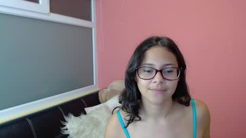 Snapshot of mora_haze chatting on February 8, 5:08 am Mora Haze 3 online show from February 8, 5:08 am