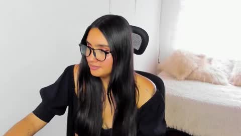 morena_rodriguez_9 online show from December 18, 7:51 pm