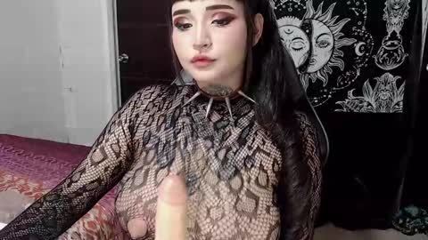 Snapshot of morganmoon1 chatting on October 23, 9:10 pm Morgan Moon online show from October 23, 9:10 pm