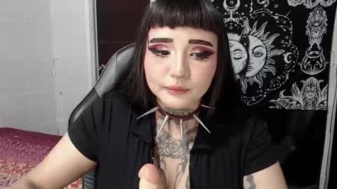 Snapshot of morganmoon1 chatting on October 13, 11:07 pm Morgan Moon online show from October 13, 11:07 pm