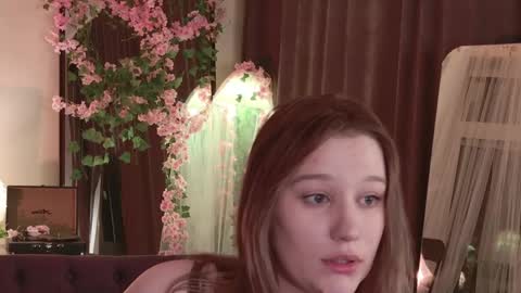 morvelyn online show from May 29, 7:12 pm