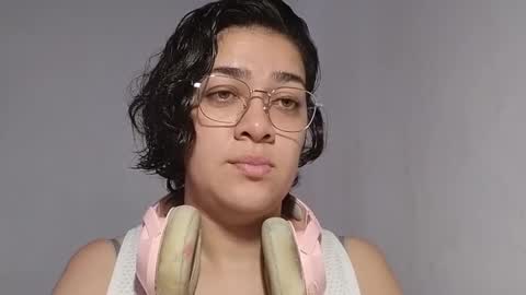 Elizabeth online show from September 26, 4:37 pm