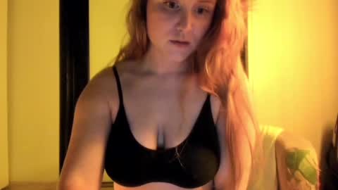 Eva  online show from December 4, 9:24 pm