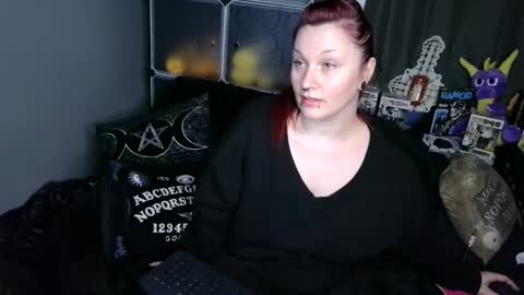 Moxxxie Morbid online show from January 2, 2:43 am