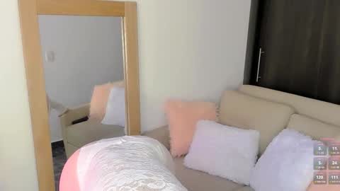 Snapshot of mrs_griseld chatting on September 22, 6:17 pm Griseld online show from September 22, 6:17 pm